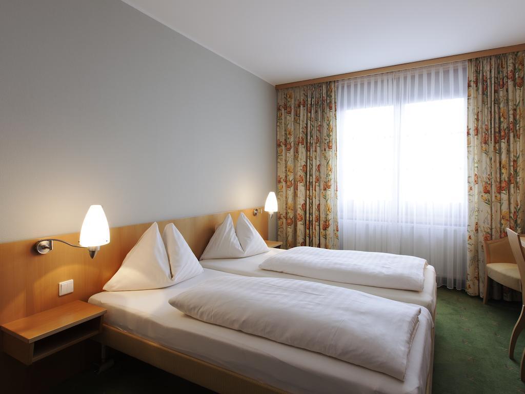 Landzeit Restaurant Voralpenkreuz Hotel Затлед Стая снимка
