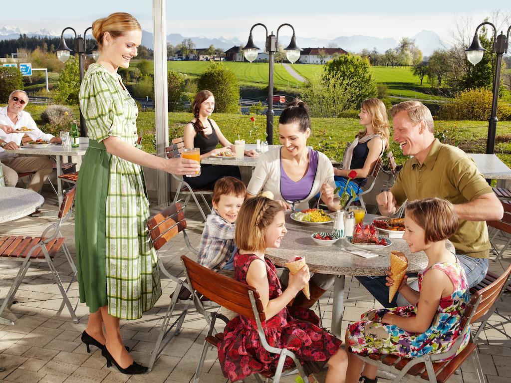 Landzeit Restaurant Voralpenkreuz Hotel Затлед Екстериор снимка